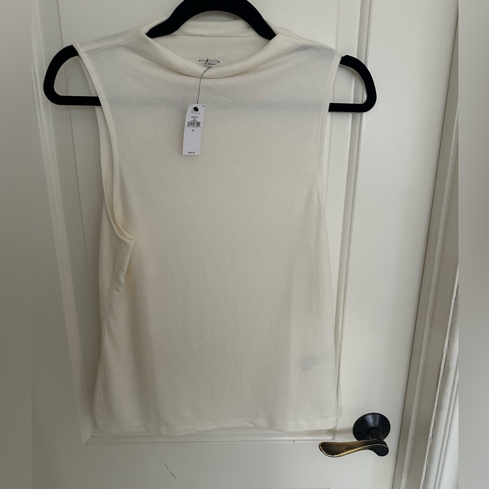 NWT Banana Republic Ivory Sleeveless mock neck blouse size Medium